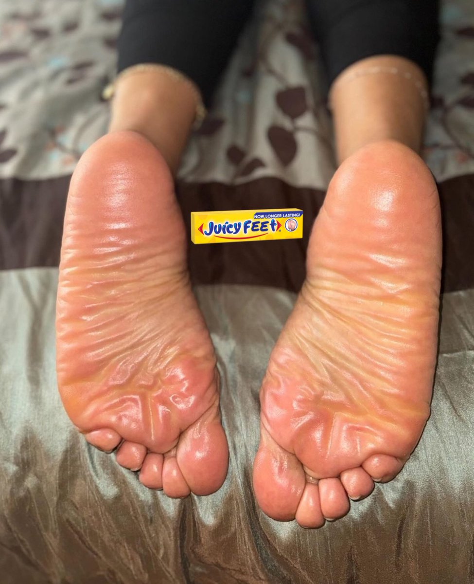 feetplugg's tweet photo. My Friend of 12+ Years Leslie Oiled Wrinkled Soles. #Feet #Soles #juicyfeet #feetplugg https://t.co/PxIzPfa7Ya