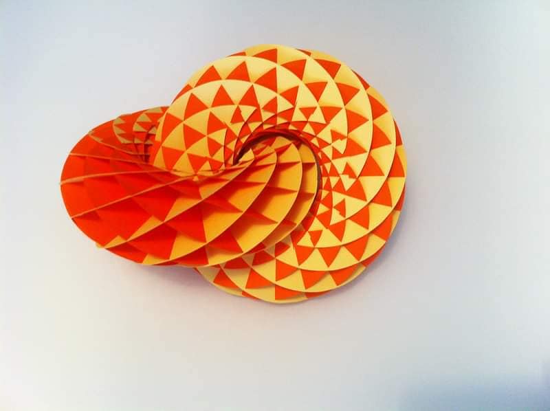 mtpibtor's tweet photo. No os podéis perder mañana 18/04 (19:00) la magnífica charla "Esculturas geométricas con papel y tijeras", de la matemática María García Monera (Universitat de València), en la Biblioteca de Bidebarrieta (Bilbao) y ... ¡a disfrutar! @BilbaoKultura @upvehu @BCAMBilbao https://t.co/miATEHidaT