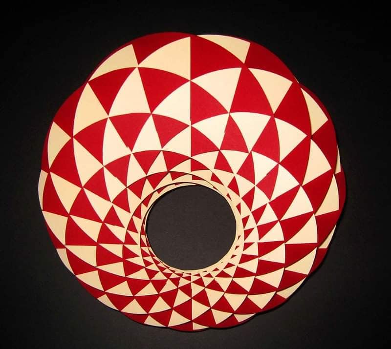 mtpibtor's tweet photo. No os podéis perder mañana 18/04 (19:00) la magnífica charla "Esculturas geométricas con papel y tijeras", de la matemática María García Monera (Universitat de València), en la Biblioteca de Bidebarrieta (Bilbao) y ... ¡a disfrutar! @BilbaoKultura @upvehu @BCAMBilbao https://t.co/miATEHidaT