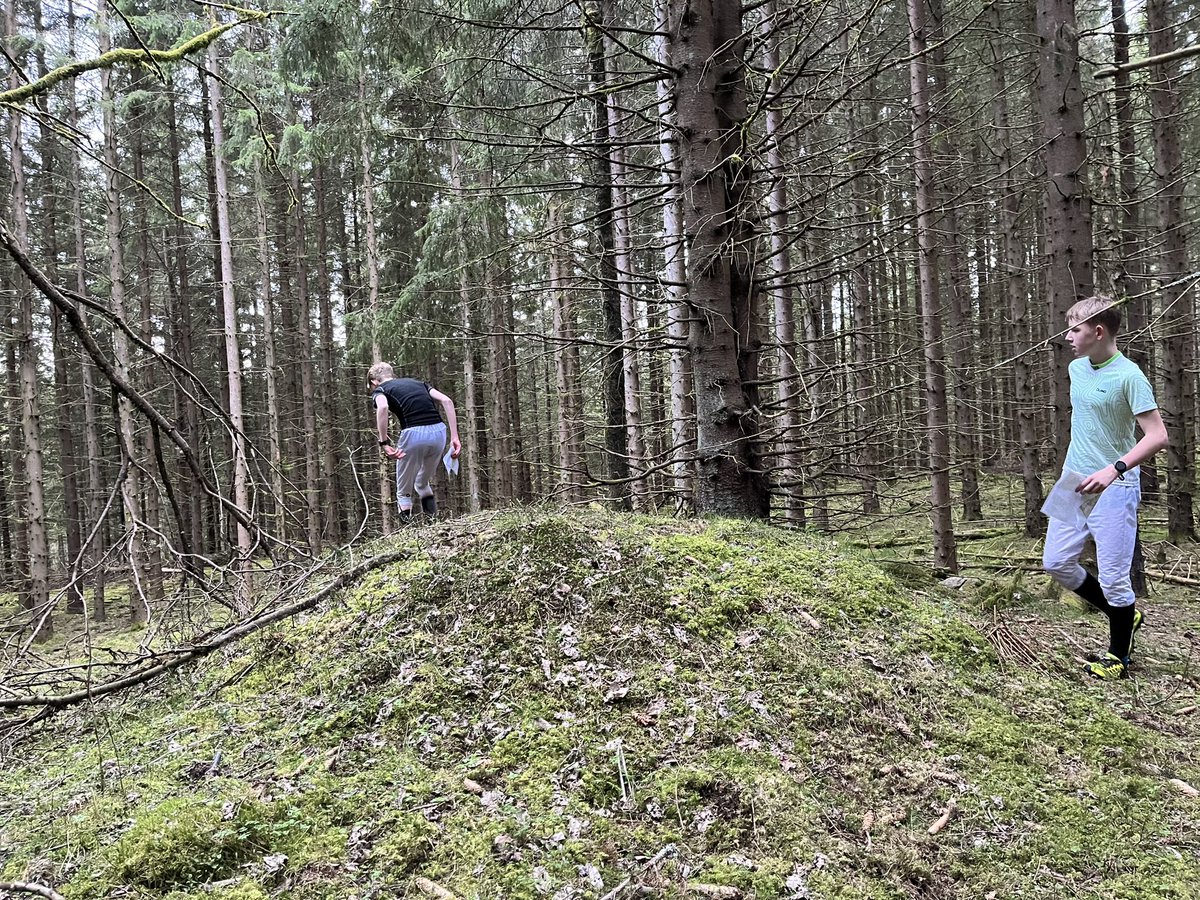 Kontroll av kontroll inför GSOK 4 maj. Det här är en för <a href="/bevakarn/">Jonatan Börjesson</a>. Gammal jordkällare - nu i granskog…