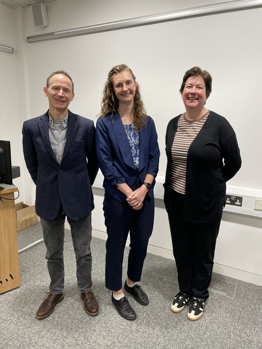 Delighted that @ak_kromrey successfully defended her Doctorate of Physiotherapy thesis today. Many thanks to her examiners @ProfScottC & @DrLisa_AHP Congratulations Dr Kromrey! 👏🙌🎉