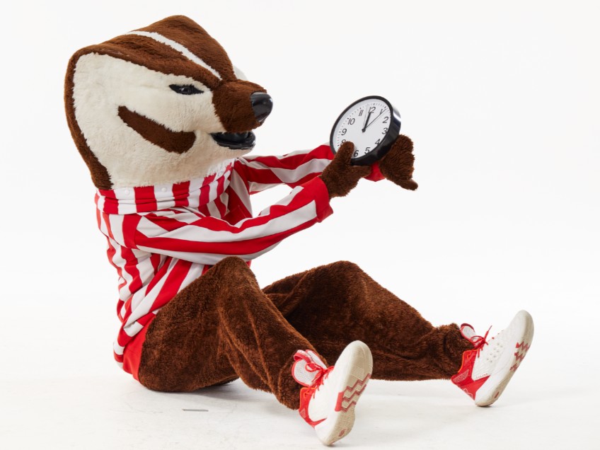 THE PARTY ENDS IN 1 HOUR! And no, Bucky won't extend our curfew. QUICK... you have until 5 p.m. CT to support your passion ⬇️ dayofthebadger.org/wisalumni24 Then SHOW OFF your Badger pride on social by tagging us and using #DayoftheBadger everywhere!