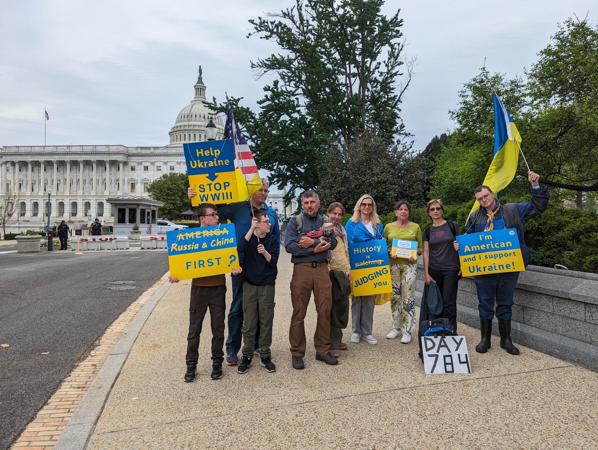 Here we are with new rallygoers from Maryland and Maine. Join us until 6pm and call your Representative and tell them to pass supplemental military assistance for Ukraine this week.
#PassUkraineAidNow