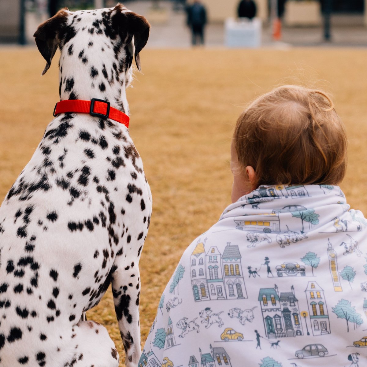 milk_snob's tweet photo. Let’s all pretend together that we’re walking the vintage streets of London because that’s how dreamy our new design makes us feel! Disney 101 Dalmatians is a limited-time-only design, so shop before inventory scampers away! 🐾

https://t.co/Eko7EDTErH https://t.co/7HDfXC8woR