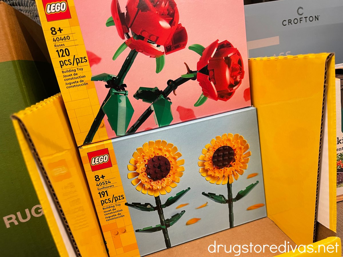 #ad If you want to get mom flowers for Mother's Day, but it bums you out that they don't last, get her LEGO flowers. I found these cute mini kits in ALDI for $14.99 (way less than the large kits were in December). You can also find them on Amazon here: amzn.to/3W2cCKw