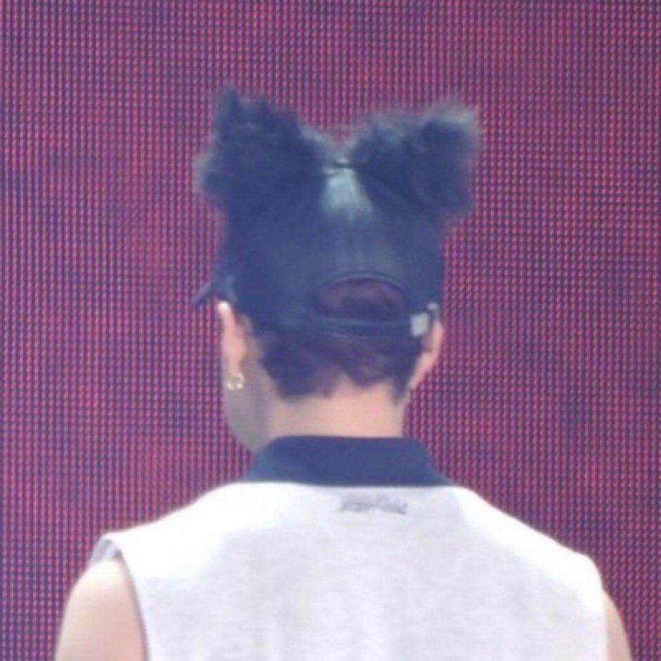 chanjunthinker's tweet photo. mochi cheeks 🤏🏻

#BangChan #방찬 #YEONJUN #연준 https://t.co/JJKsi88Qij