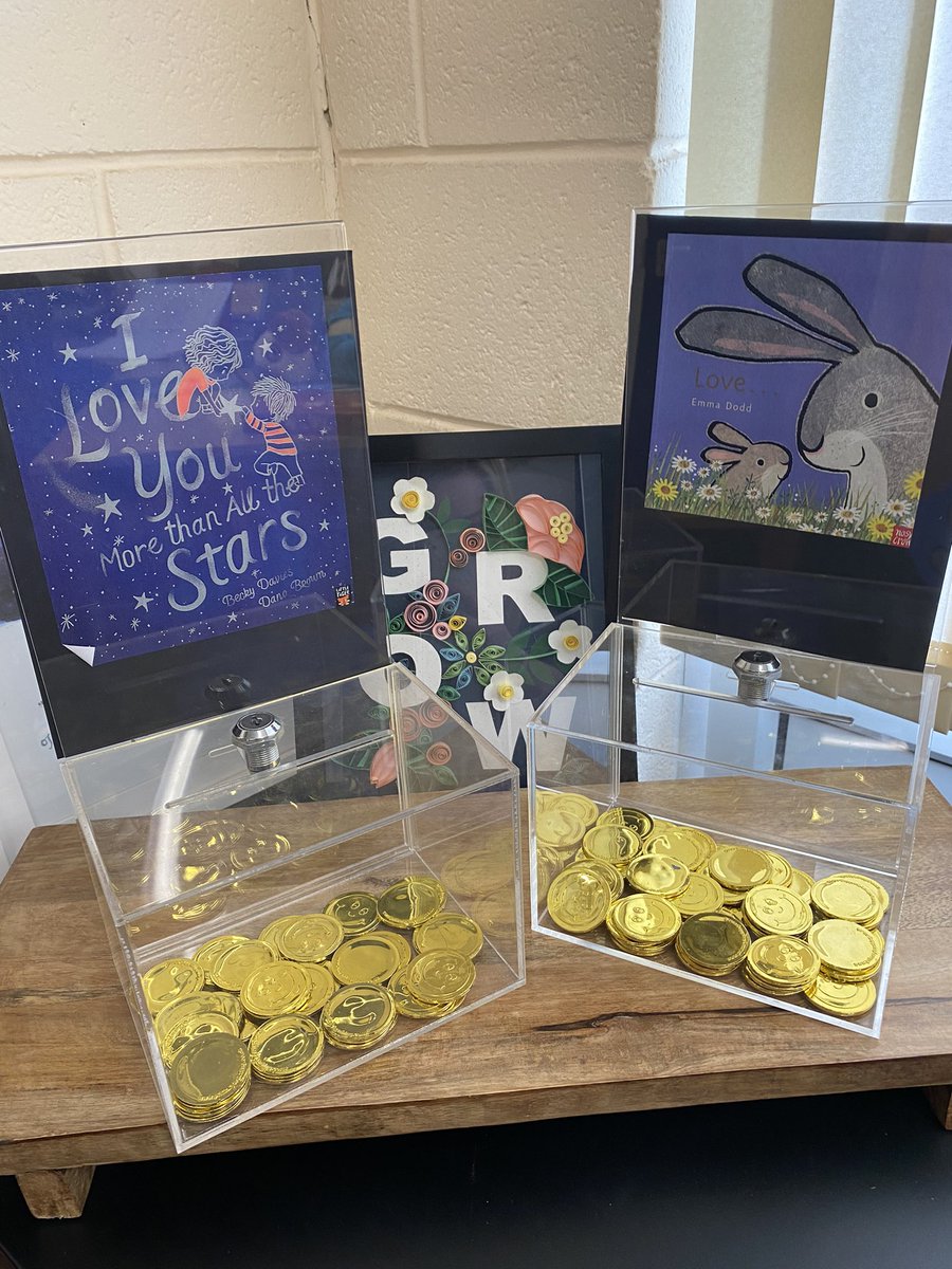 BranstonInfant1's tweet photo. Our first #StoryTimeWednesday of the term was all about our new value…LOVE! The winning book was ‘Love’ by Emma Dodd @NosyCrow. A thoughtful story with beautiful illustrations. Great choice Team Branston! 💙📚#LincolnshireReadingPledge #RfP https://t.co/fBRbOSNxgj