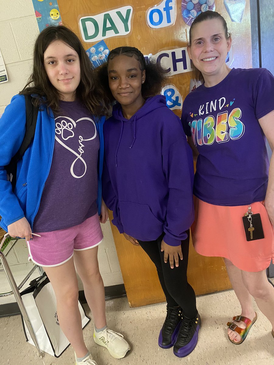 GoQLMS's tweet photo. We celebrated #purpleup day at the Lake today! We also had students redeeming their PRIDE tickets at the prize cart! #monthofthemilitarychild #PRIDEinUS @YCSD @VaundraW @CWelch621 https://t.co/ap13Spp4dm