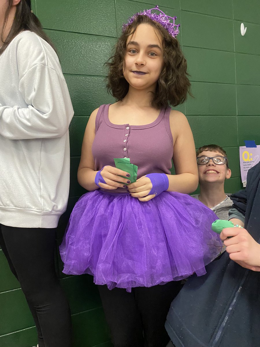 We celebrated #purpleup day at the Lake today! We also had students redeeming their PRIDE tickets at the prize cart! #monthofthemilitarychild #PRIDEinUS @YCSD @VaundraW @CWelch621