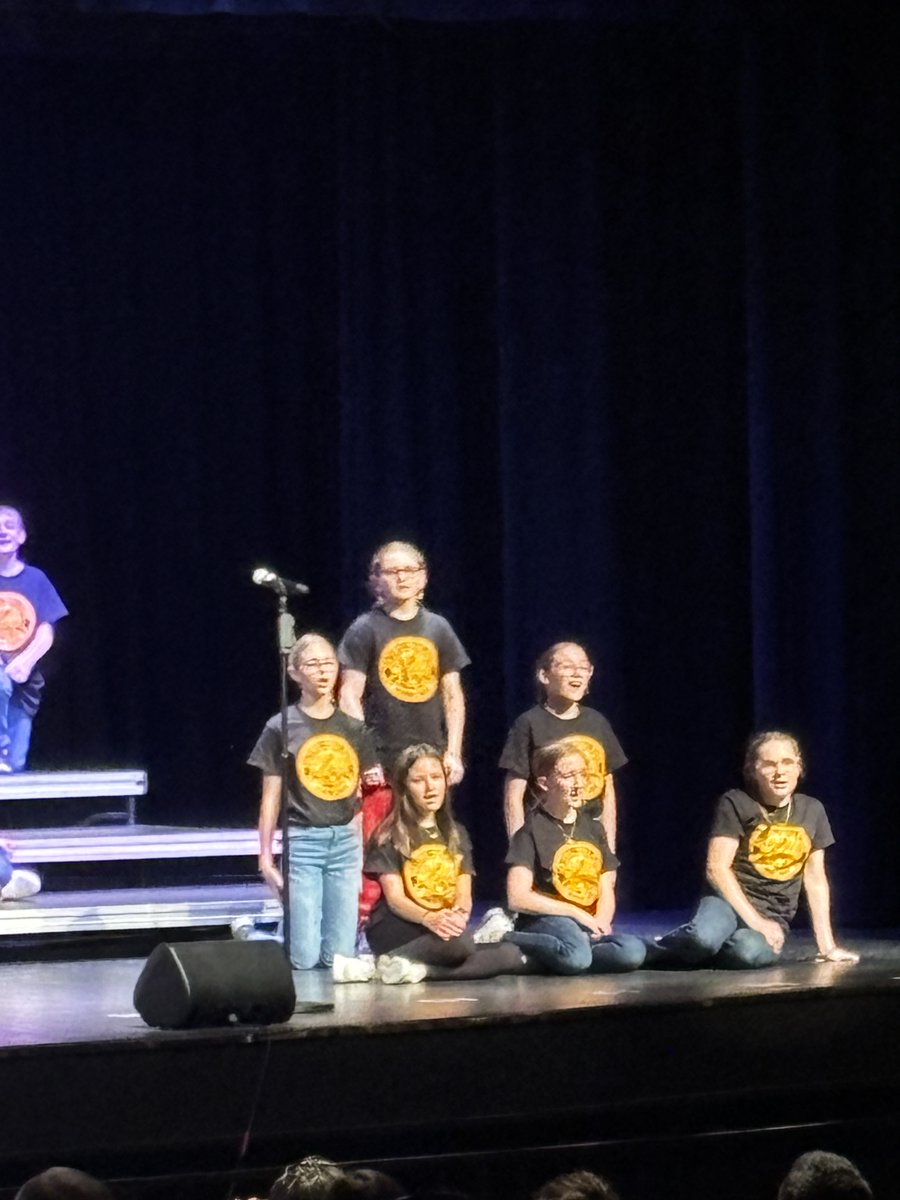 Our MS Honor Choir had a wonderful performance today! Thank you to the students and teachers from our middle schools and high school for all their work and time!  

It’s a great day to be a Viking!
#ginwvikings