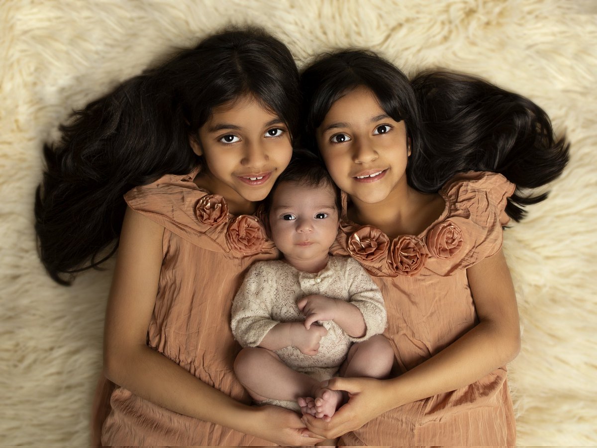 Such a gorgeous family 🥰 
Family portraits are so important within a newborn session as these are the images that you will always treasure. 
#familyportrait #familyphotography #newbornphotography