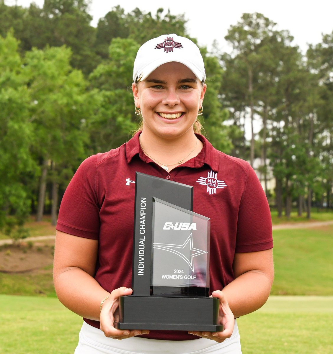 After a three-round score of 209 (-7), @NMStateAggies' Emma Bunch wins her 5th-straight tournament of the spring and the Individual Low Medalist honors ⛳️🏅 #NoLimitsOnUs