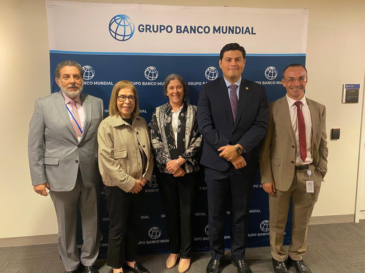 Esta semana recibimos a la delegación del <a href="/GobiernoHN/">Gobierno de Honduras (Archivado)</a> integrada por la <a href="/SEFINHN/">SEFINHN</a> y el <a href="/BancoCentral_HN/">Banco Central de Honduras</a> a participar en las Reuniones de Primavera del Grupo <a href="/BancoMundial/">Banco Mundial</a> e intercambiar sobre temas de actualidad y nuestro programa en el país. #WBGMeetings