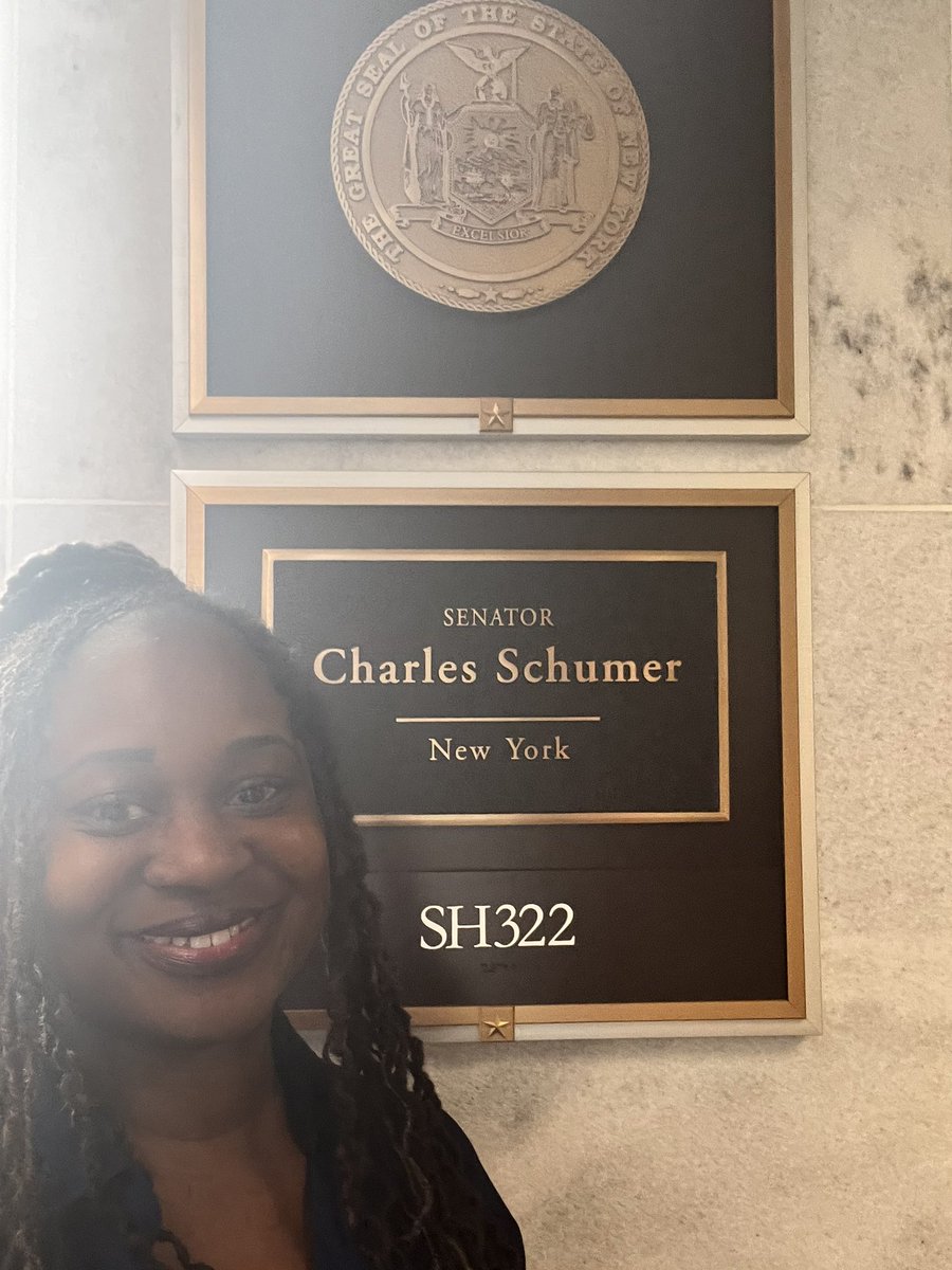 We’re on Capitol Hill today for the  @EdTrust Bootcamp with some of the NY Education Equity Coalition meeting with @Grace4NY @SenSchumer @RepJeffries & @RepJoeMorelle discussing #FAFSA Early Literacy, Advanced Coursework, & Mental Health. #AdvocatesinAction #whywedothiswork