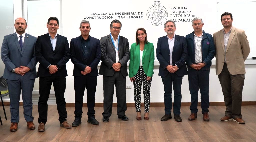 🚀Comienza el viaje hacia un futuro con mayor #Productividad y #Sostenibilidad en la #Construcción🏗️
Socios/as de #CChC #Valparaíso apuestan por su desarrollo profesional con diplomado "Modelado y Revisión de Proyectos en #BIM", iniciativa conjunta con <a href="/ICT_PUCV/">Construcción y Transporte PUCV</a> y apoyo de <a href="/Corfo/">Corfo</a>