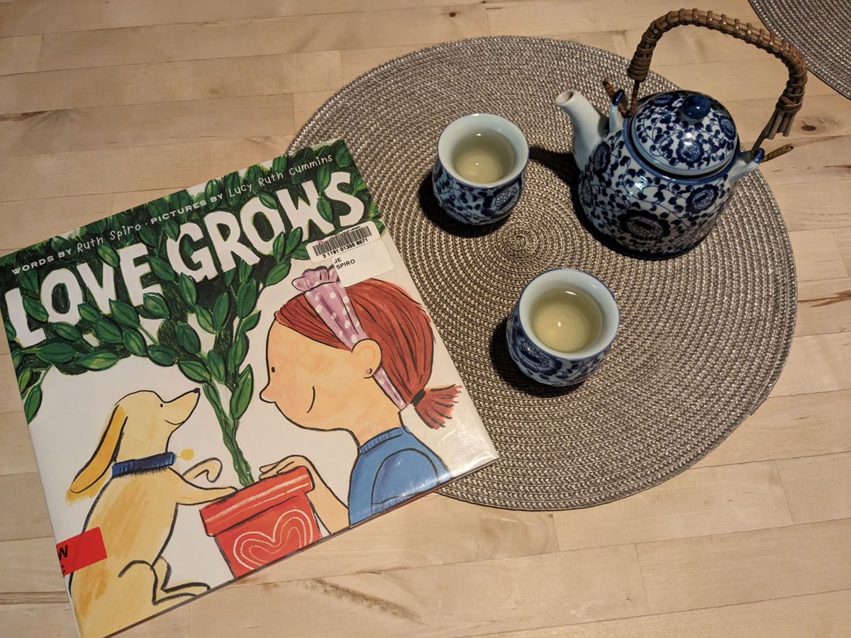 For bedtime books & tea we read LOVE GROWS written by @RuthSpiro and illustrated by @lucyruth! 🪴📚❤️

#amreading #kidlit #picturebook #BookRecommendation @HarperChildrens