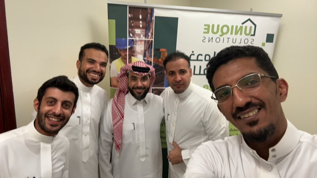 mohdalzayer's tweet photo. سعدنا هذه الليلة بمقابلة الوجوه الطيبة في جلسة حوارية ثرية وممتعة حول سلاسل الإمداد مع ال��ساتذة الأعزاء

الأستاذ نشمي الحربي @NMH_2014 
المهندس أمجد الفرج @FARAJAMS 
الأستاذ محمد السليم

فشكرا للضيوف الكرام الذين استفدنا من خبراتهم ومعلوماتهم القيمة لتخصيصهم جزءا من أوقاتهم الثمينة للمشاركة معنا في هذا النقاش، والشكر موصول لكل المستمعين للجلسة وهم دائما أساس الدعم والنجاح 🌹

ولا أنسى أن أتقدم بالشكر لكافة الزملاء والأخوة خلف الكواليس الذين كان لهم الدور الهام في نجاح هذا اللقاء الجميل 🌹

انتظروا التسجيل الكامل للجلسة الحوارية والذي سيتم نشره خلال الأيام القادمة إن شاء الله