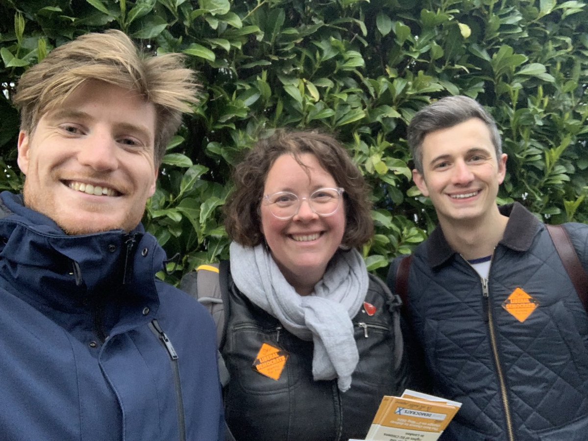 Evening canvassing with these two legends! It’s an honour to be part of the amazing ⁦@CamdenLibDems⁩ team and the #Frognal candidate at the by-election on Thursday 2nd May.