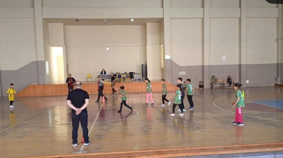 🇹🇷 Karatay İlçe Milli Eğitim Müdürlüğü Geleneksel Çocuk Oyunları İlkokullar Arası "Kaleli Yakan Top" turnuvasında okulumuzu temsil eden öğrencilerimize teşekkürlerimizle.👏🇹🇷 <a href="/konyamem/">Konya İl MEM</a> <a href="/karatayilcemem/">Karatay İlçe Milli Eğitim Müdürlüğü</a> <a href="/Karataymemisgb/">Karatay İlçe MEM / İSGB</a> <a href="/KaratayBelediye/">Karatay Belediyesi</a> <a href="/Gazi_Emet_io/">Gazi Emet İlkokulu</a> <a href="/hicailkokulu/">Çınar Hiça İlkokulu</a> <a href="/YasarAkar64/">Yaşar Akar İlkokulu/Uşak</a>