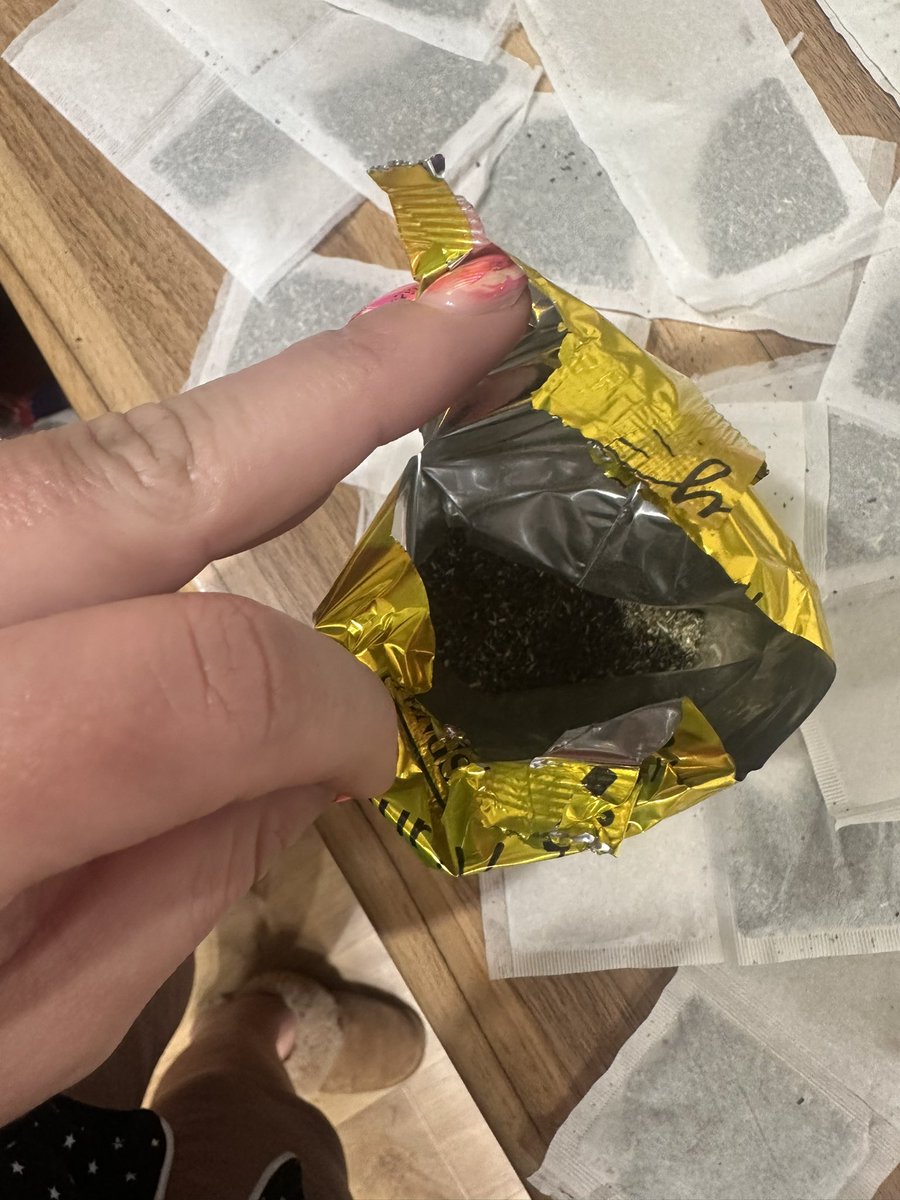Pinktightz22's tweet photo. @TwiningsUK bought a box of peppermint tea and half the teabags have split and half of them are full! Waste! Please help https://t.co/My76NTvxWY
