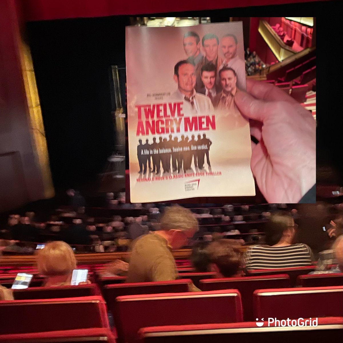 gkellynow's tweet photo. If you haven’t considered going to #12angrymen on in #bordgaistheatre then maybe do. Highly recommended. One of the greatest movies of all time adapted for stage. https://t.co/tZa0Kn52RR