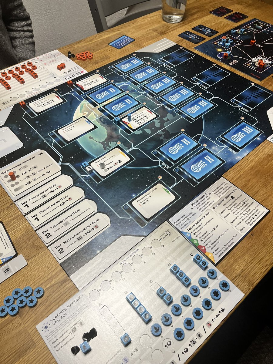 Dimi (@boardgamegreek) on Twitter photo Heute kam Beyond the Sun auf den Tisch! Action Selection, Area Control und einiges mehr. Durch den Techtree ist jedes Spiel anders und fordert immer eine andere Herangehensweise. <a href="/StrohmannG/">Strohmann Games</a> Heute kam Beyond the Sun auf den Tisch! Action Selection, Area Control und einiges mehr. Durch den Techtree ist jedes Spiel anders und fordert immer eine andere Herangehensweise. <a href="/StrohmannG/">Strohmann Games</a>