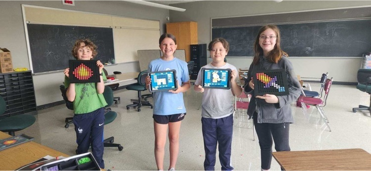 BHIMS_BHASD's tweet photo. K-5 Gifted has moved into game mode and will build their way to the end of the school year finish line! Using Bloxels, students are using the hands on platform to collaborate, build, and tell stories through video game creations. https://t.co/Jh8RGDiufQ