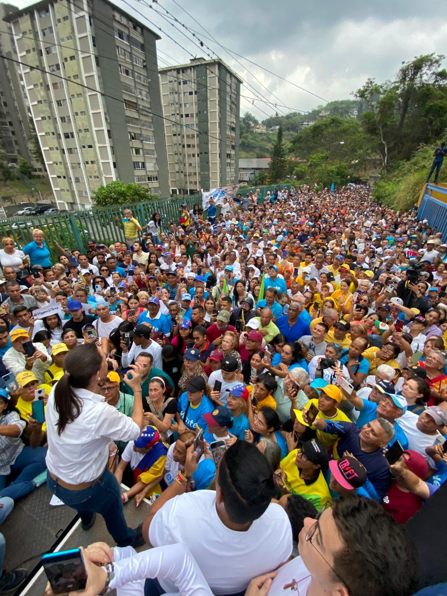 🗣️ María Corina Machado (@MariaCorinaYA): 'Yo no solo soy mirandina, sino sanantoñera. Este es mi pueblo; aquí está mi gente y mis raíces. Lo que hicimos el 22 de octubre cambió la historia de este país, y la cambió para siempre'. #ConVzla | #HastaElFinal