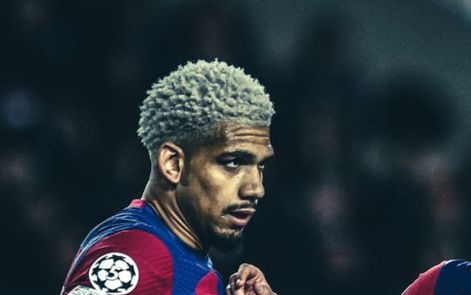 Mahito_Tomura's tweet photo. Devinette : Quel est leur point commun ? 🤭

Réponse : Ils ont tous mit Vinicius dans leur poche 😭 https://t.co/FSNteFZBXd
