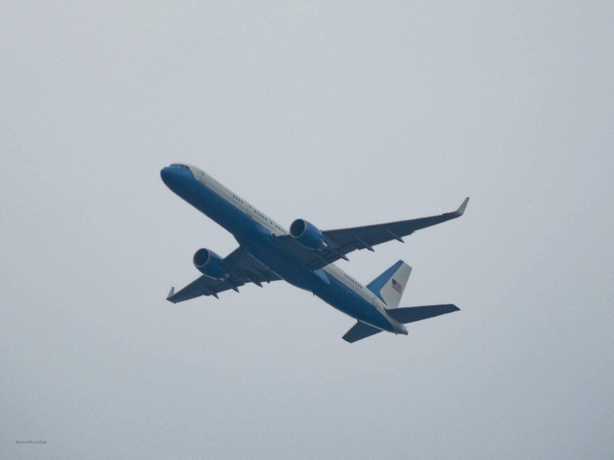 Biden's C-32A (19-0018) descending for JB Andrews on the return trip from Pennsylvania. #milair #aviation #USAF