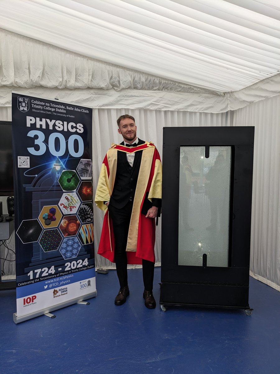 Congratulations to Igor Chunin on his PhD graduation 🎓 today. Here he is with the bubble exhibit he developed for #Physics300 @TCD_physics Proud supervisor @CMcGuinnessX