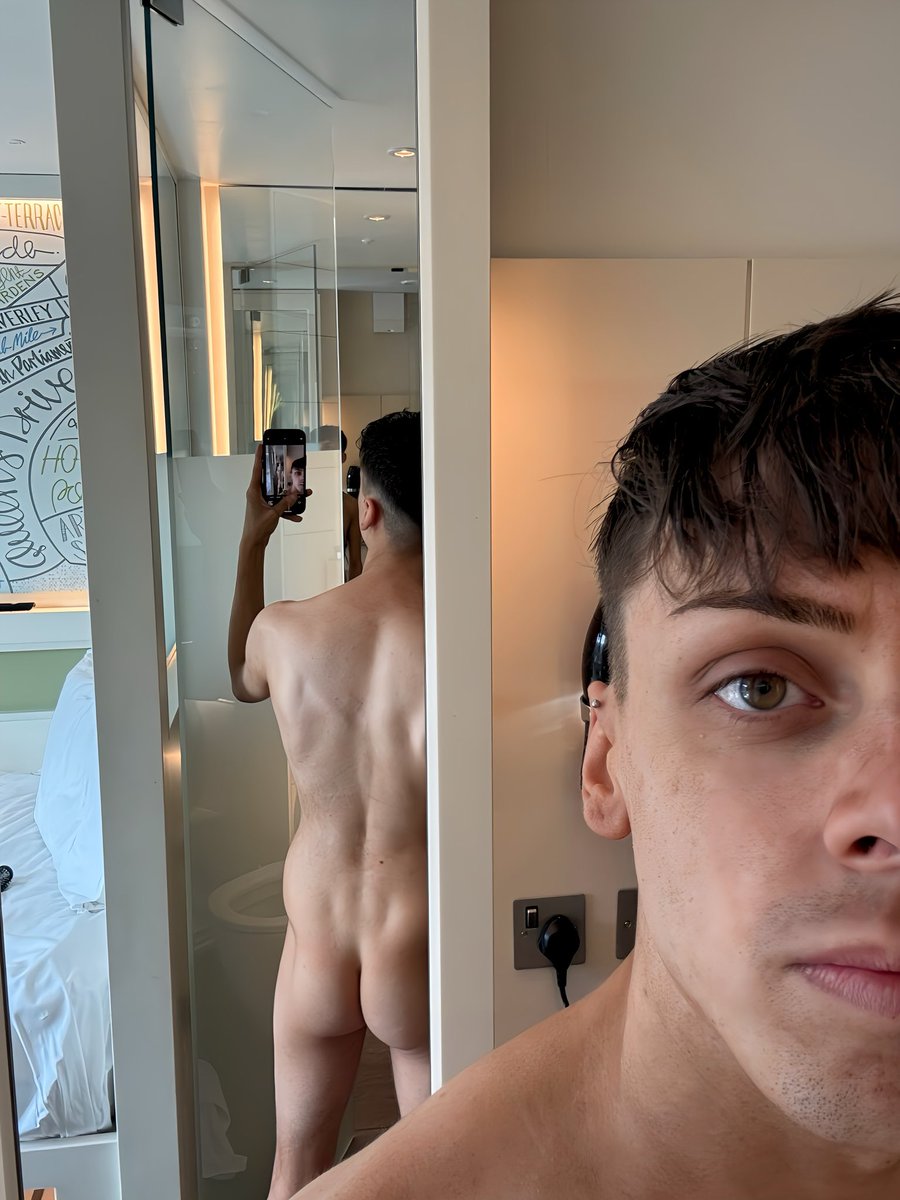 RT if you like my 🍑

Onlyfans.com/JoshLaidBare