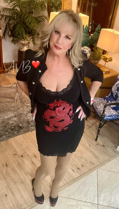 It's cocktail time!  The topless version is up at https://t.co/4L9FTqYtAS https://t.co/KaRDIgRTag