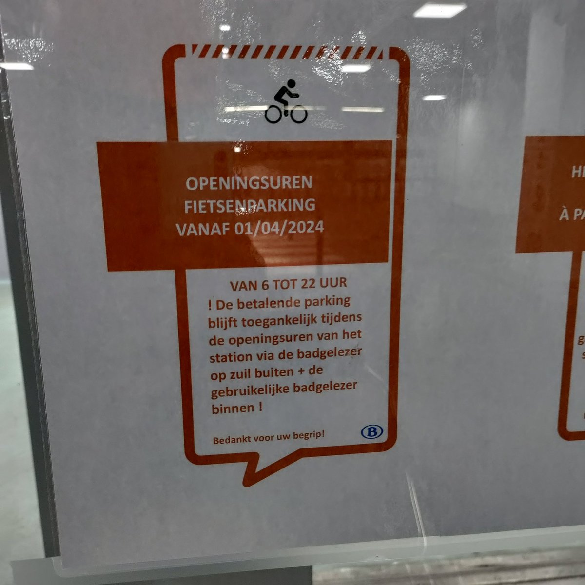 KlaasDecorte's tweet photo. @NMBS als ik zoals nu dus na 22u terug in Brussel ben, regelen jullie dan een taxi/step/bus naar huis? De enige semi deftige fietsenparking aan het station en die sluit om 22u, seriously? https://t.co/QIAdH264ER