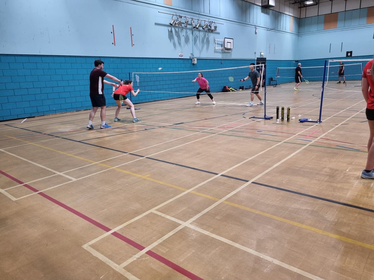 Another win for Nomads 1 tonight, which keeps their unbeaten, winning season going. This victory means that they can't be caught at the top of division 2 with 1 game to go and they will be league winners. A great achievement, well done, team 👏🏻 🏸 #badminton