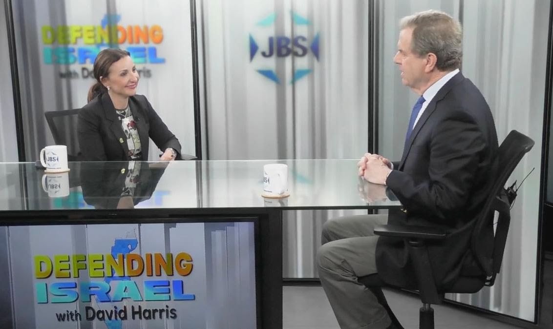 TONIGHT at 7 & 11 ET: @DavidHarrisNY sits down with Deputy Mayor of #Jerusalem, @FleurHassanN to discuss the current situation in the Middle East, including how the Abraham Accords countries have related to #Israel post-October 7, and the contrasting cases of Saudi Arabia & Qatar