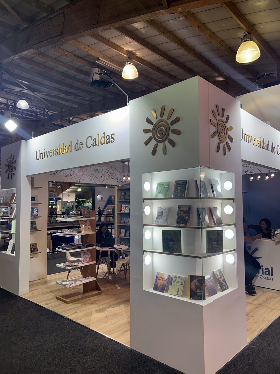 Editorial_UdeC's tweet photo. Desde ya listos para recibirlos en @FILBogota con todo nuestro catálogo editorial y nuestras novedades impresas y digitales. Pabellón 3, piso2, stand 519. #filbo2024 https://t.co/SS9rE1G406