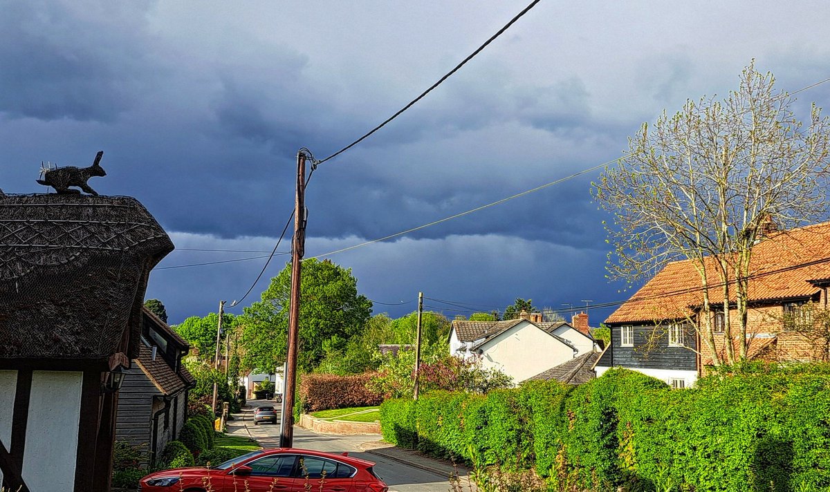 Stormy skies over #Ashdon in #Essex <a href="/UKWeatherLive/">UK Weather Live</a> <a href="/AngliaWeather/">Anglia Weather</a> <a href="/bbcweather/">BBC Weather</a> <a href="/metoffice/">Met Office</a> <a href="/ChrisPage90/">Chris Page - Weatherman</a> <a href="/WeatherAisling/">Aisling Creevey</a> <a href="/AmandaHouston/">Amanda Houston</a> <a href="/carolkirkwood/">Carol Kirkwood</a> <a href="/Kate_Kinsella/">kate kinsella</a> <a href="/lizzieweather/">Elizabeth Rizzini</a>