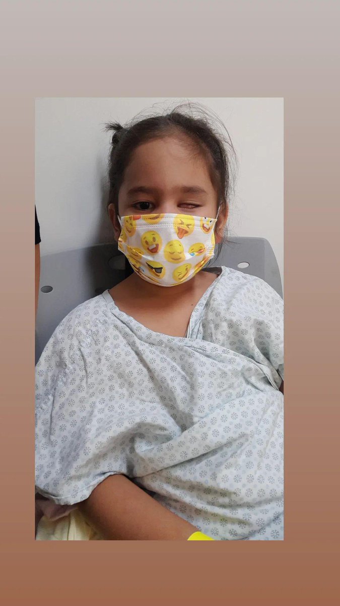 SolAracelyCant1's tweet photo. Solo le pido a Dios que sane todo, y haga su obra y pueda viajar este lunes con mi hija thais🥺, duele demasiado estar pasando por esto! Lastimosamente tiempo ya no hay😥😔😔, me duele el corazón estoy sin dormir hace 2 días, que difícil me pones la vida Dios😭😭😭😭😭😭😭 https://t.co/rOzdmXxujU