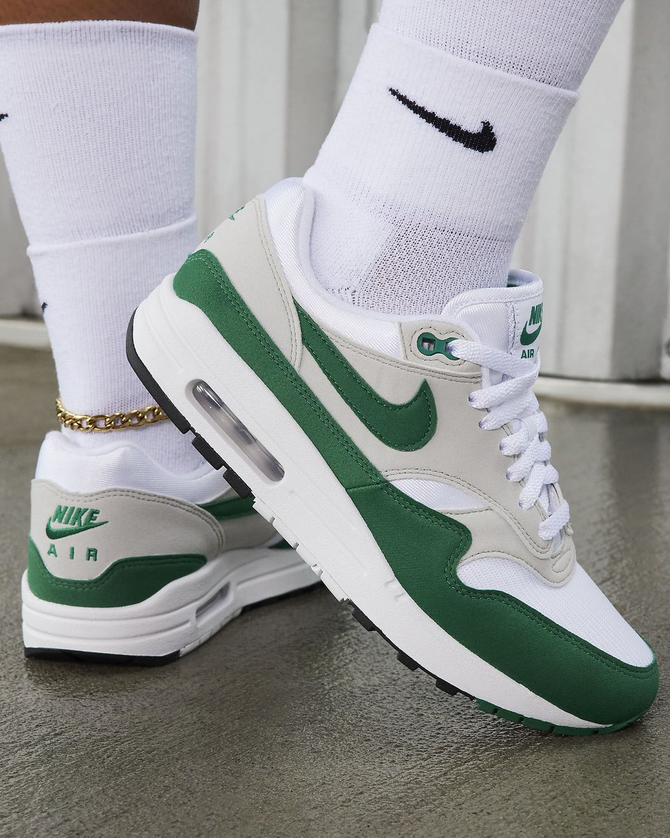 snkr_twitr's tweet photo. AD: Under retail at $112 w/code JUST4MOM
WMNS Nike Air Max 1 'White/Malachite'

Shop -> https://t.co/wG4Fn4jxmT https://t.co/49SmRnJeWe