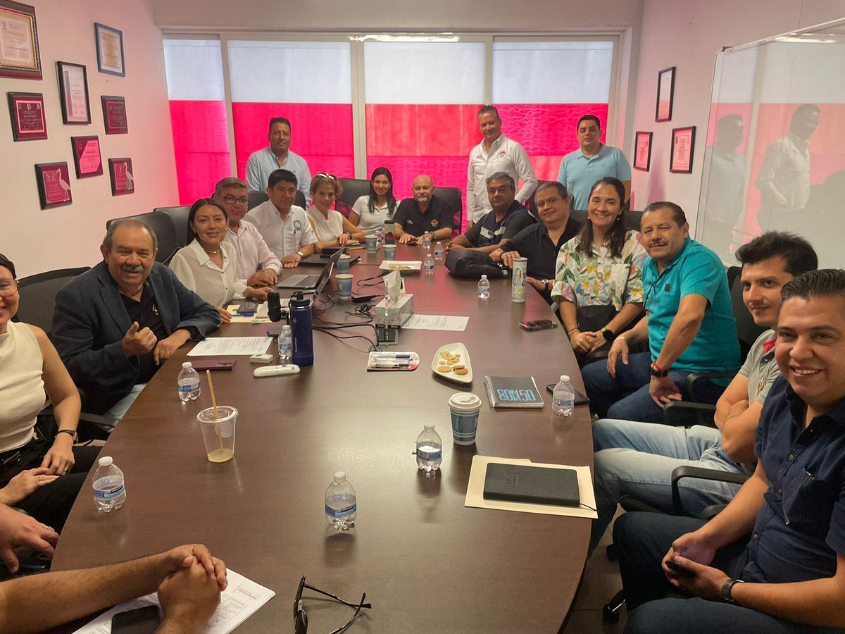 CICcancun's tweet photo. El día de hoy 17 de abril del 2024, se llevó a cabo una nueva sesión De Consejo Catastral. https://t.co/7QBK83QOsf