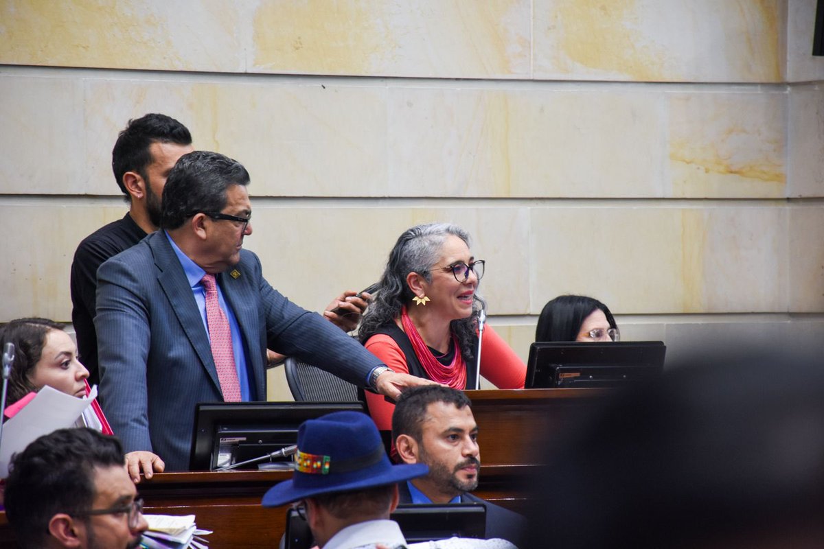 PizarroMariaJo's tweet photo. Logramos consenso! Avanzamos con la aprobación del 51% de la #ReformaPensionalYa en la plenaria del Senado. 

Seguiremos conduciendo y brindado garantías en el debate. #AguantaPensionarse https://t.co/AGJ4RZBx4E