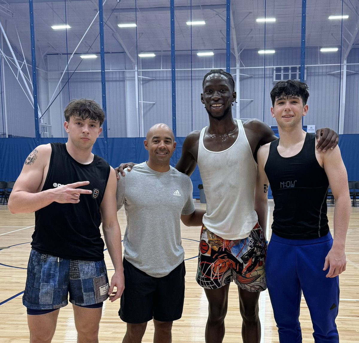 It’s always great work when the boys come to the beach 🏝️ 🏀
<a href="/Eliellis25/">Eli Ellis</a> <a href="/moravianprepnat/">Moravian Prep National</a>