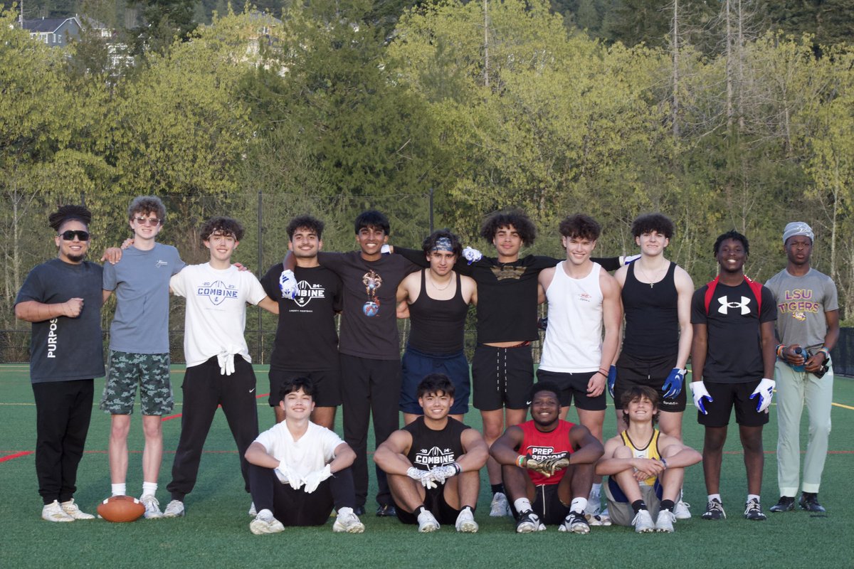 Elijahschnase's tweet photo. First week of practices done with this new 7v7 team. Can’t wait to compete on may 4th/5th at the 7on7 accosiation Bothell tournament and at the UW June 17th showcase with this team. https://t.co/HnSDIkGCV1
