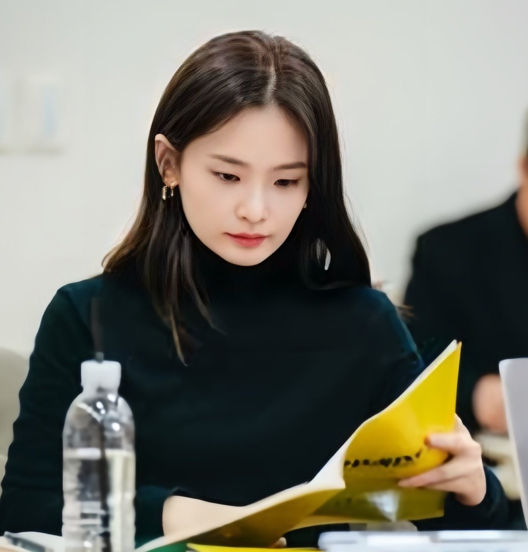 OMFG HELLO OH YUNJIN???????? 😭😭😭😭😭😭😭😭😭😭