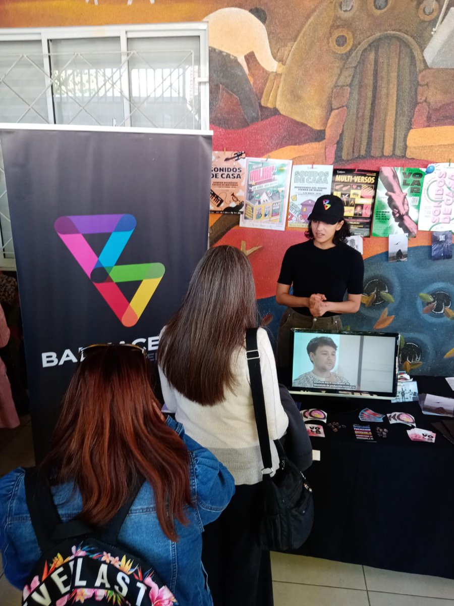 Hoy fuimos parte, junto a nuestro stand de BAJ Valpo, del encuentro de la Semana Educación Artística en el Centro Cultural de Quilpué. En la instancia pudimos conversar y dar a conocer nuestra institución a representantes de establecimientos educaciones de la región.