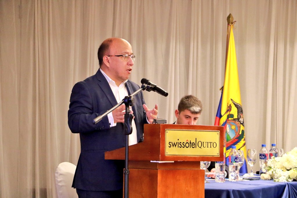 movilidadquito_'s tweet photo. 🚇#MovilidadInforma | En el foro 'Desafíos de la movilidad urbana sostenible' de @UNOPS_es el Secretario, Alex Pérez, destacó las acciones encaminadas para el Sistema Inteligente de Transporte que pondrá a Quito a la vanguardia del sistema de transportación pública.

#QuitoRenace https://t.co/oElk0FYGUJ