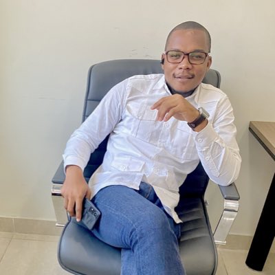 Brech_Ayouba's tweet photo. #NouvellePhotoDeProfil https://t.co/euSP6nQ2Qo