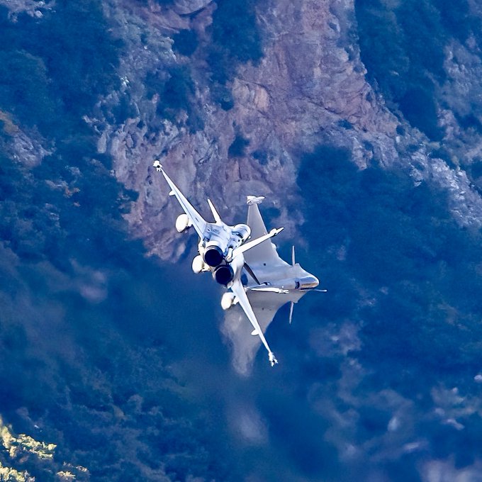 #NATO deterrence and defence: 🇬🇷-led international live-fly exercise INIOCHOS'24 provides an opportunity for Allies to fly complex missions, specifically designed to enhance interoperability & increase combat readiness. #WeAreNATO