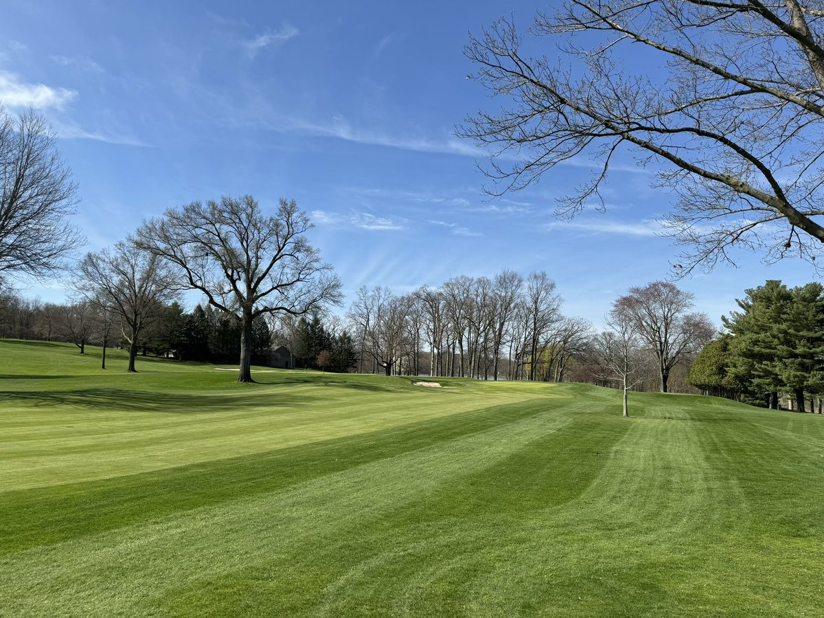 GC is waking up quickly this season and in amazing health as we begin the 2024 golf season. Extremely proud of our TEAM and all their hard work with the early start to the season! Nice to see so many members out already tuning in their games ⛳️☀️👌 #GLCC #GullLakeCC #ViewOfTheDay